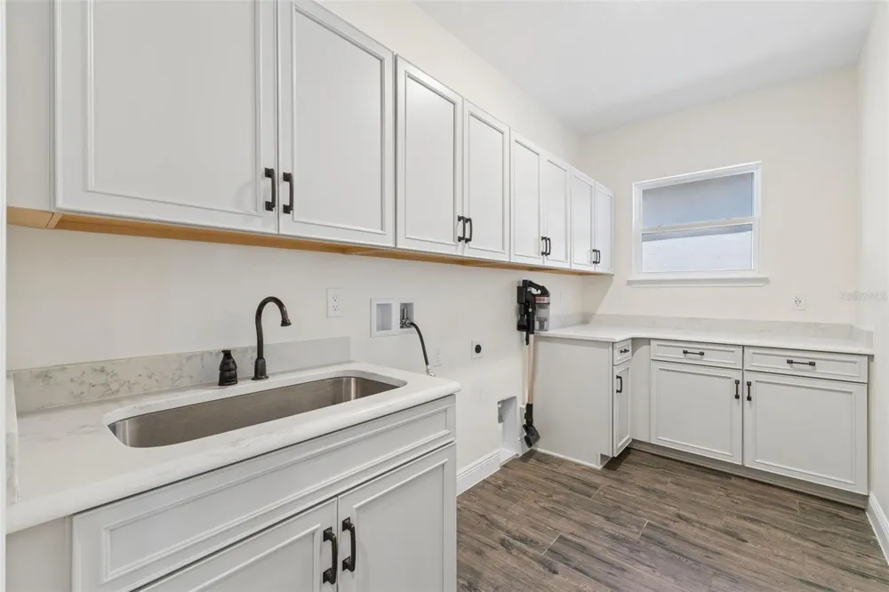 15702 VETTA DRIVE Montverde, FL 34756