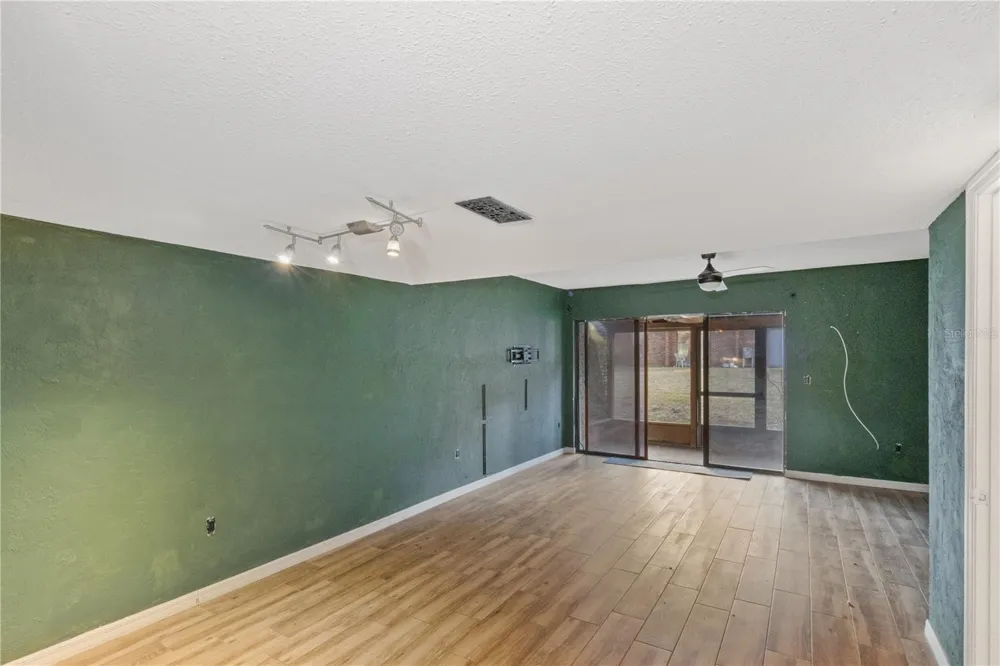 1836 CRYSTAL LAKE DRIVE #19 Lakeland, FL 33801