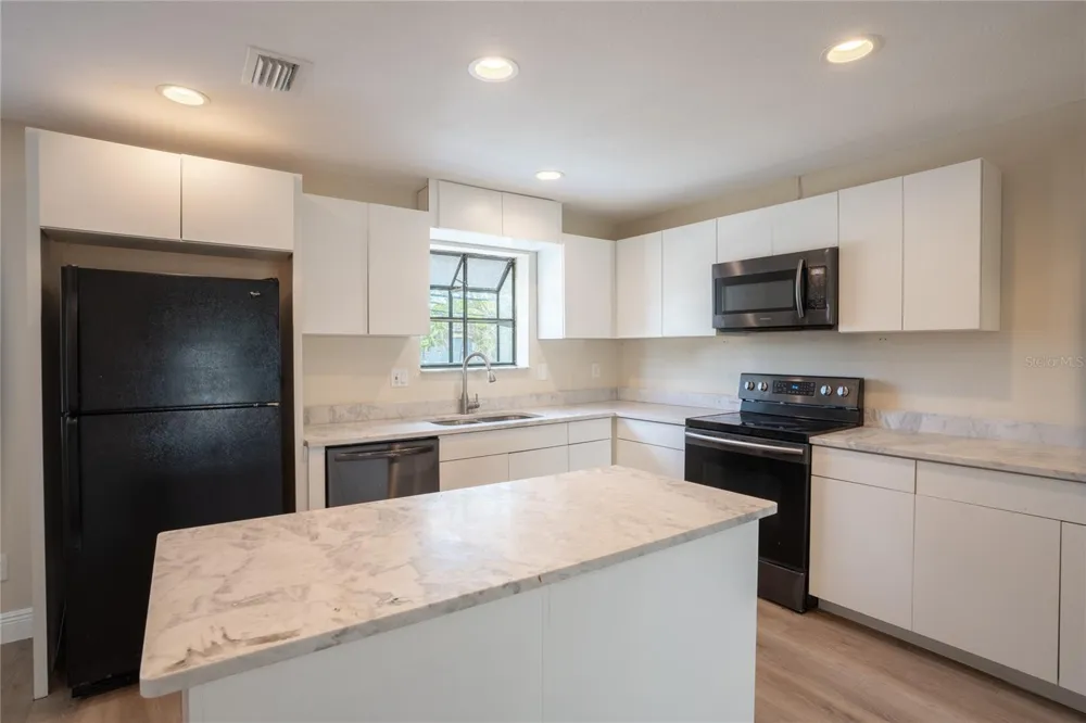5409 SWEETWATER TERRACE CIRCLE Tampa, FL 33634