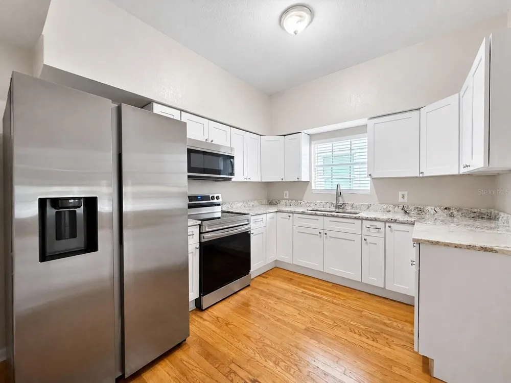 2124 W CHESTNUT STREET Tampa, FL 33607