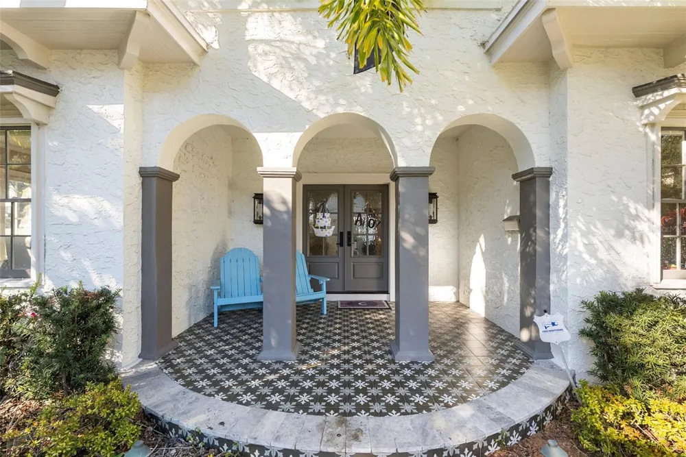 2943 W BAYSHORE COURT Tampa, FL 33611