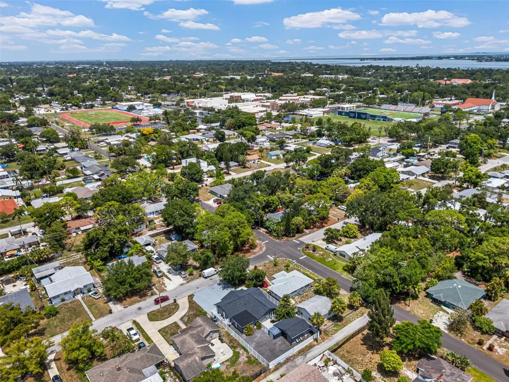 1305 29TH STREET W Bradenton, FL 34205