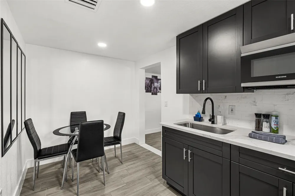 1305 29TH STREET W Bradenton, FL 34205