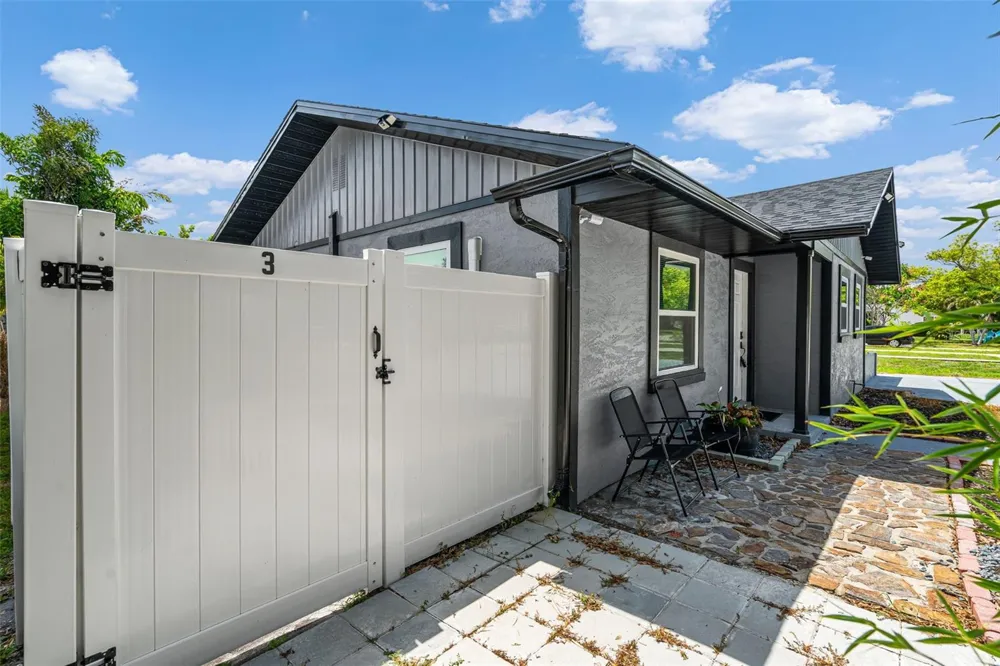 1305 29TH STREET W Bradenton, FL 34205