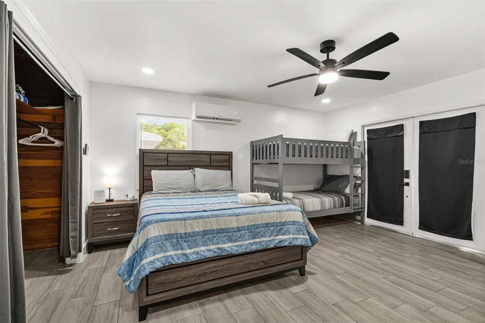 1305 29TH STREET W Bradenton, FL 34205