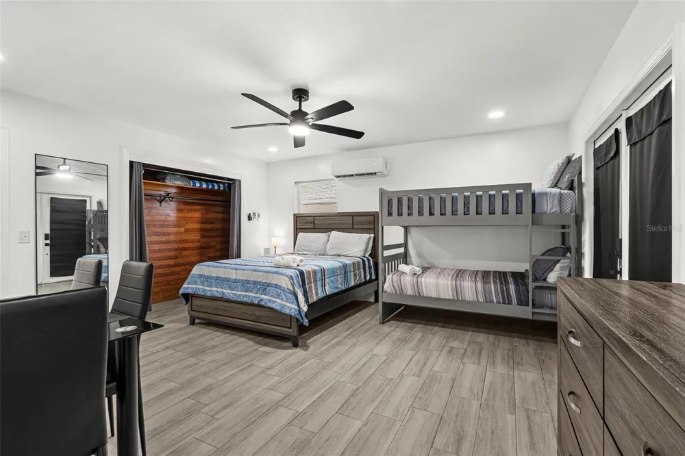 1305 29TH STREET W Bradenton, FL 34205