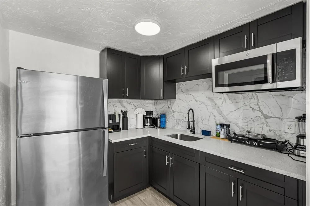 1305 29TH STREET W Bradenton, FL 34205