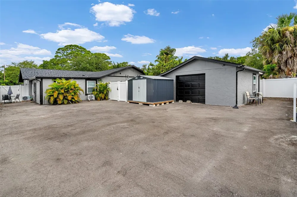 1305 29TH STREET W Bradenton, FL 34205