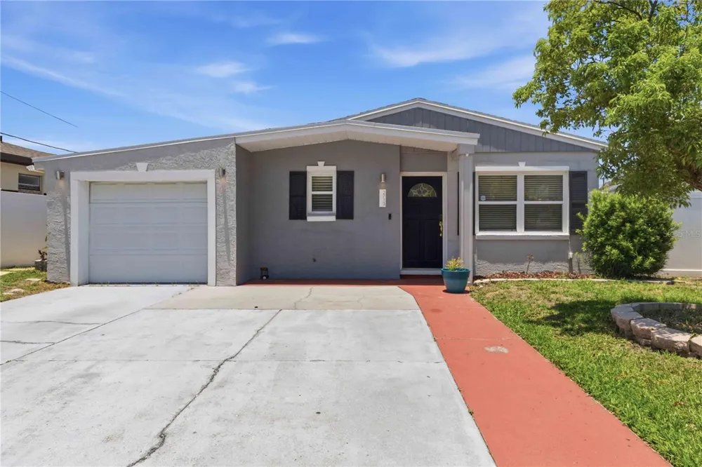 2713 W BRADDOCK STREET Tampa, FL 33607