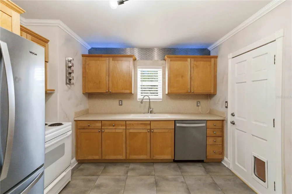2713 W BRADDOCK STREET Tampa, FL 33607