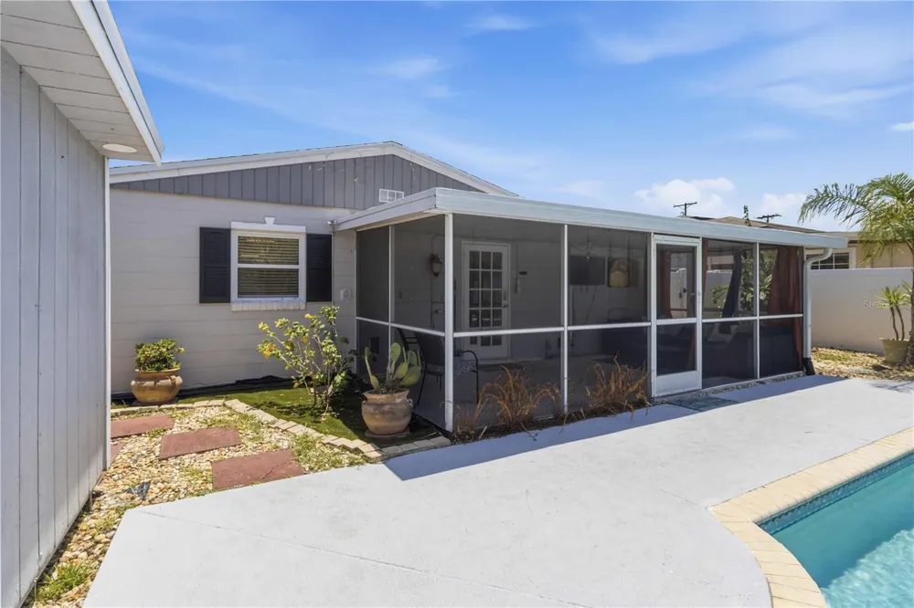 2713 W BRADDOCK STREET Tampa, FL 33607