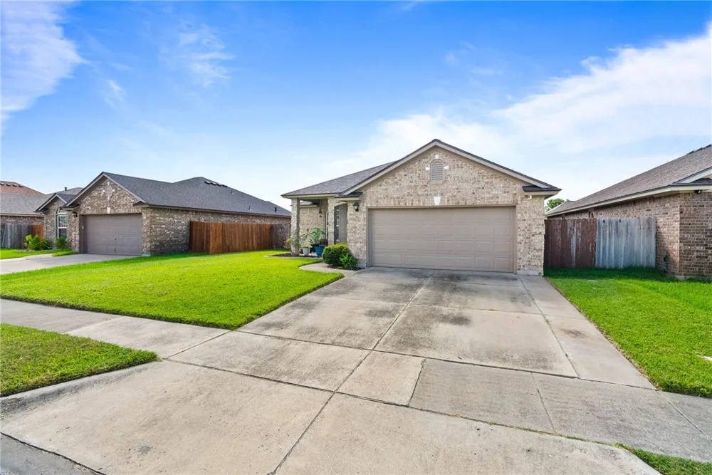 321 Pacific Drive Portland, TX 78374