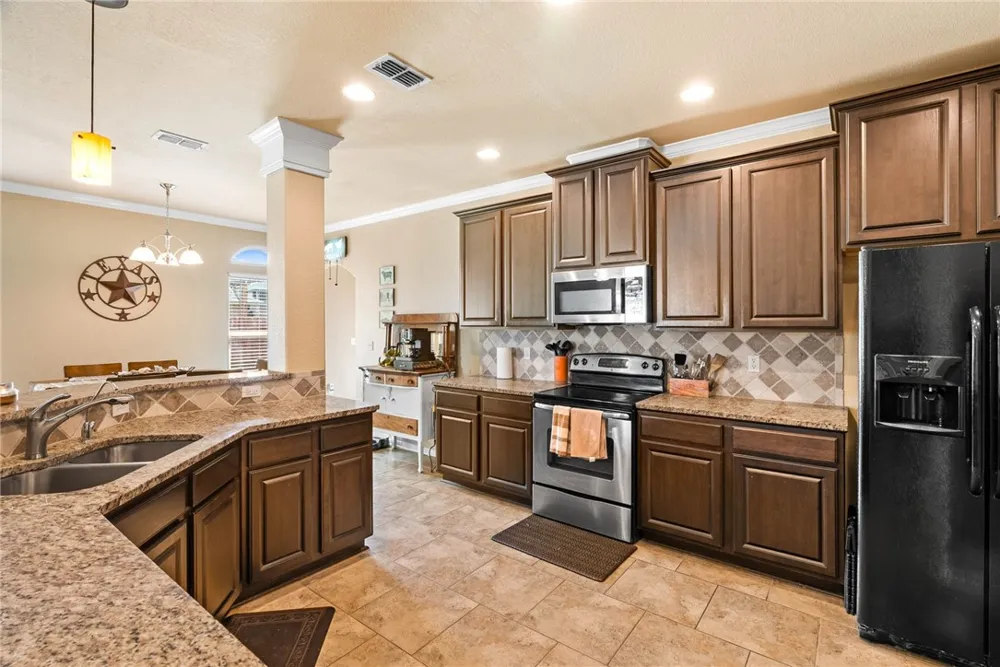321 Pacific Drive Portland, TX 78374