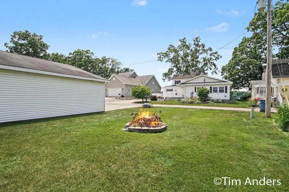 10992 Boniface Point Drive Plainwell, MI 49080