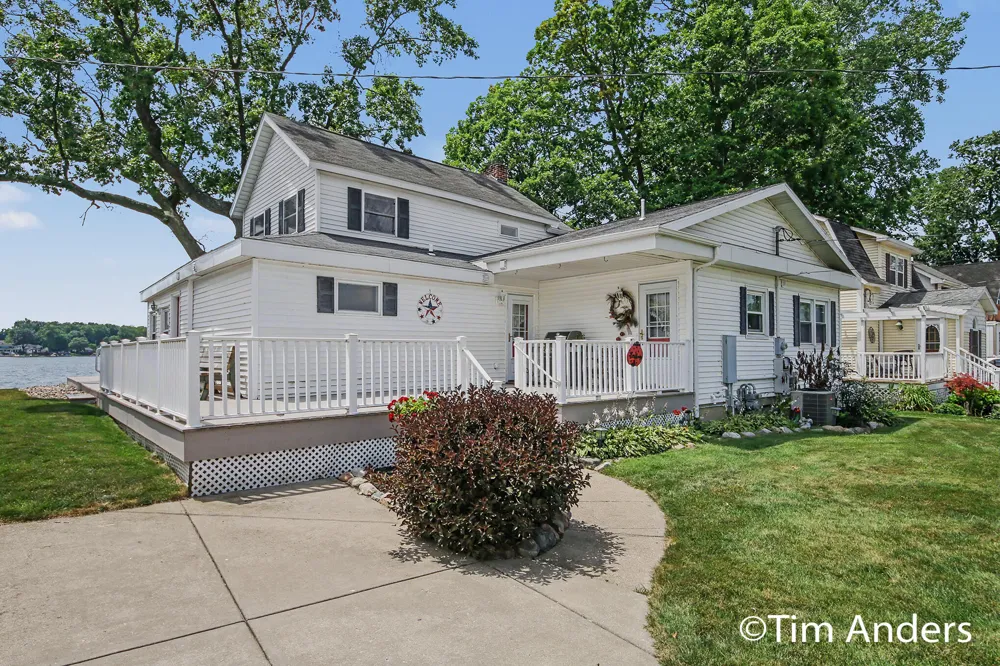 10992 Boniface Point Drive Plainwell, MI 49080