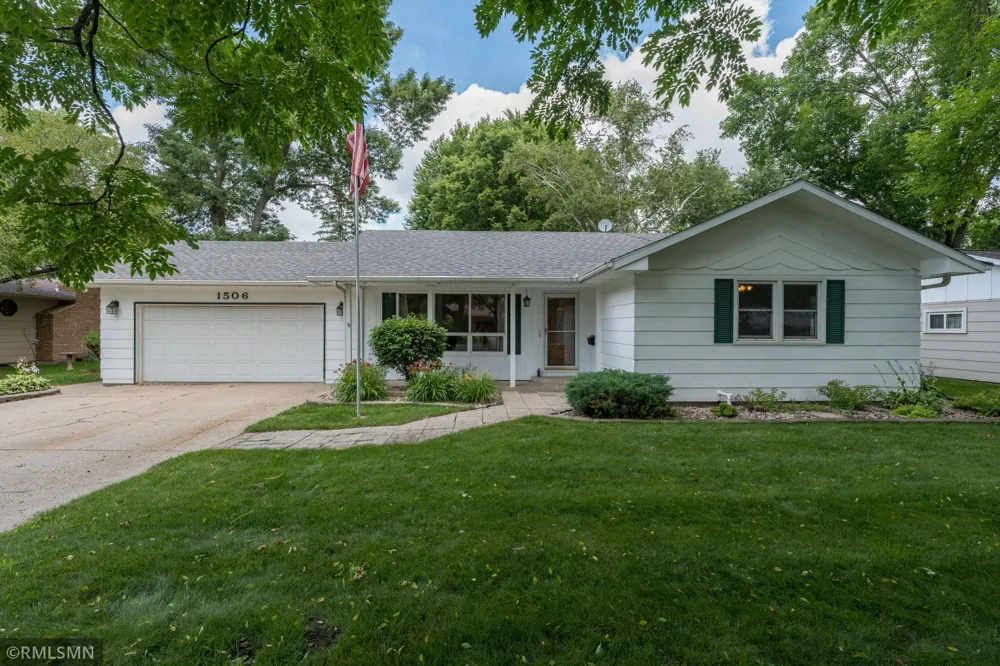 1506 James Drive North Mankato, MN 56003