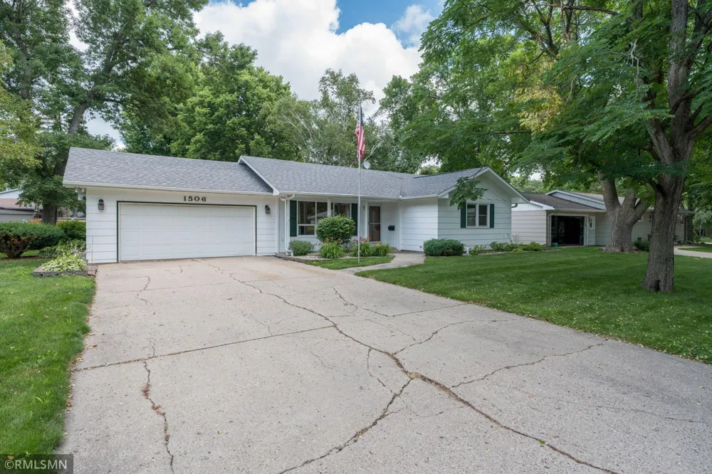 1506 James Drive North Mankato, MN 56003
