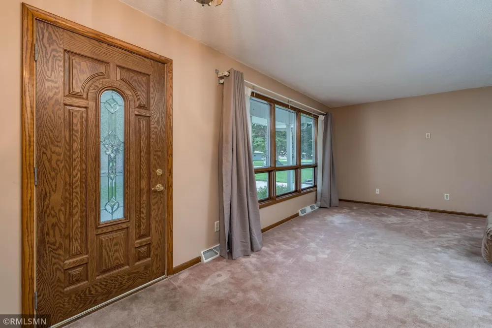 1506 James Drive North Mankato, MN 56003