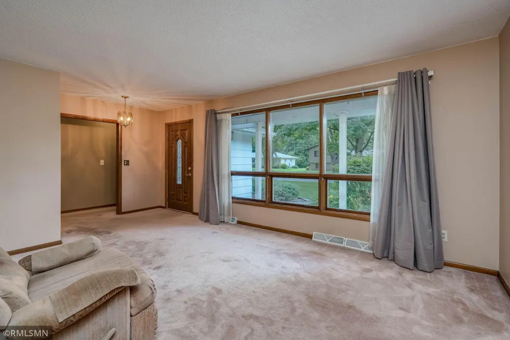 1506 James Drive North Mankato, MN 56003