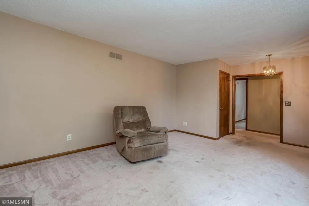 1506 James Drive North Mankato, MN 56003