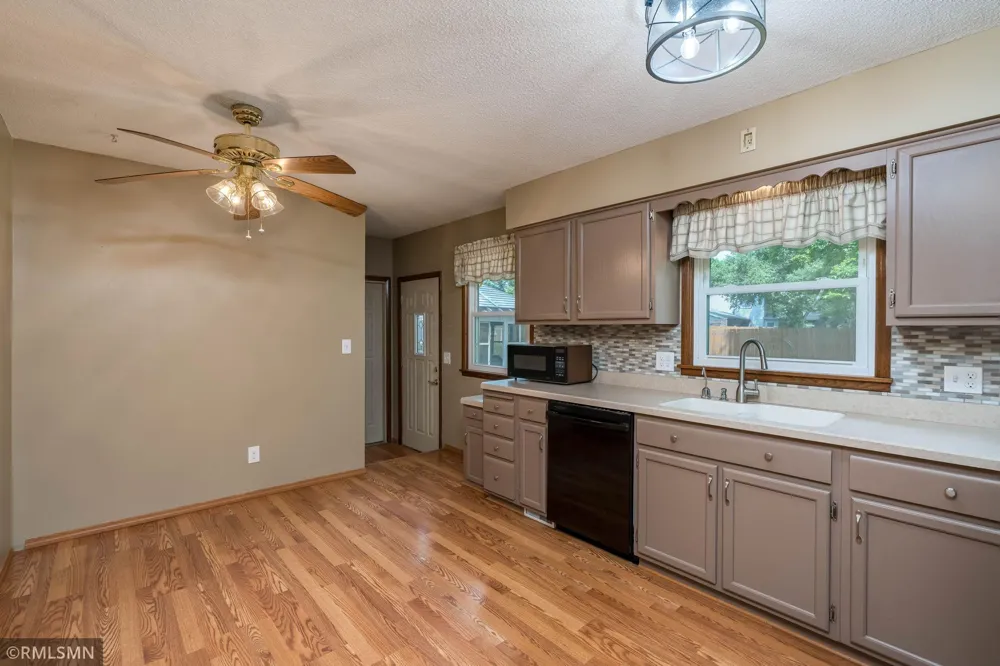 1506 James Drive North Mankato, MN 56003