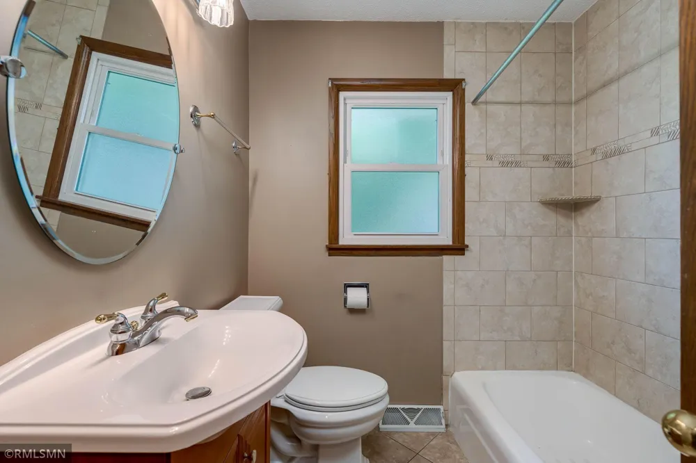 1506 James Drive North Mankato, MN 56003