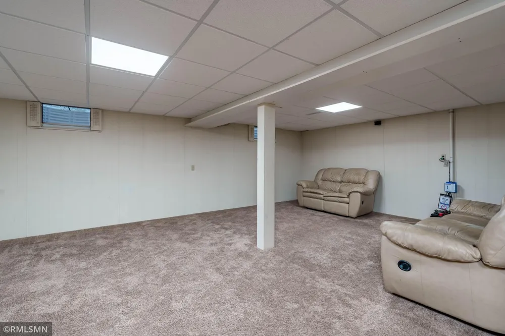 1506 James Drive North Mankato, MN 56003