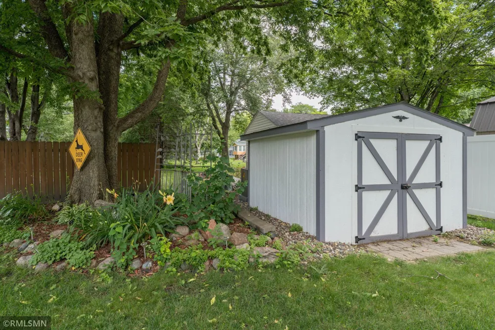 1506 James Drive North Mankato, MN 56003