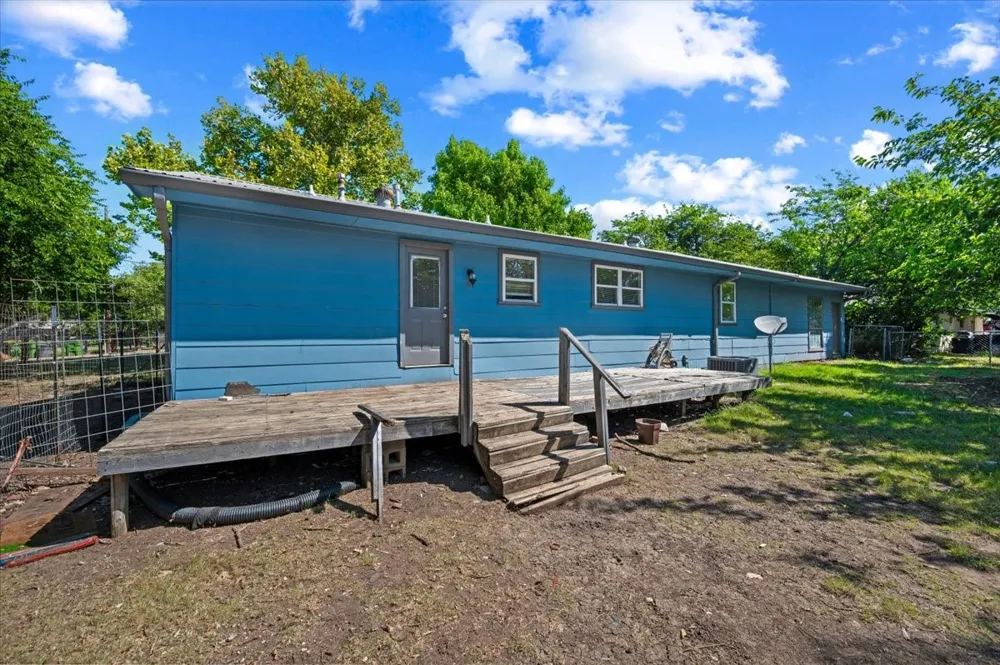 104 Parker Street Italy, TX 76651