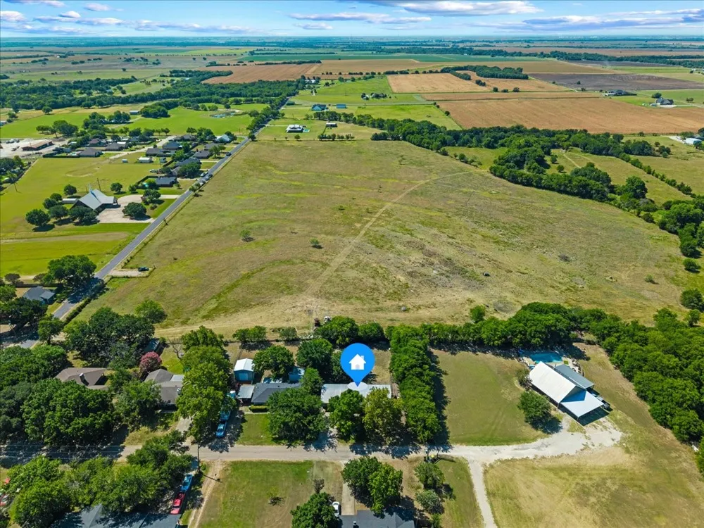 104 Parker Street Italy, TX 76651