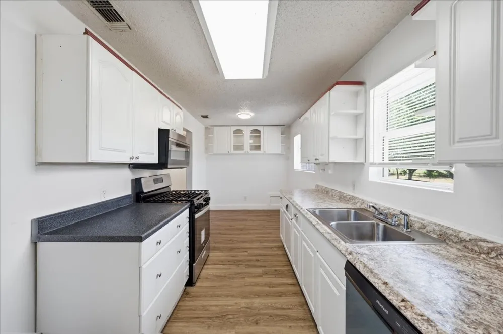104 Parker Street Italy, TX 76651