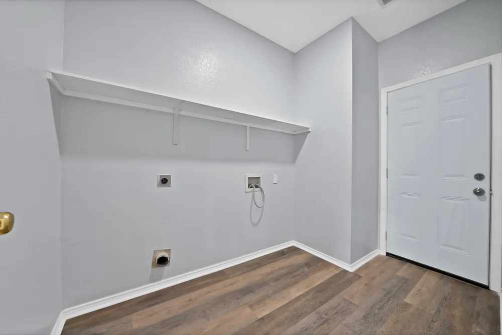 137 Heritage Drive Crowley, TX 76036