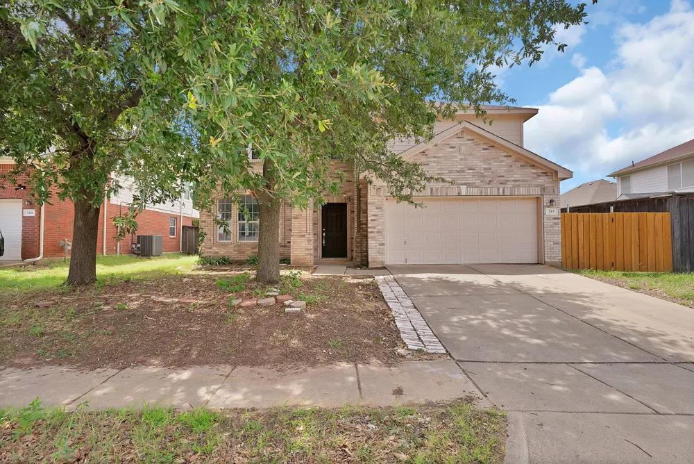 137 Heritage Drive Crowley, TX 76036