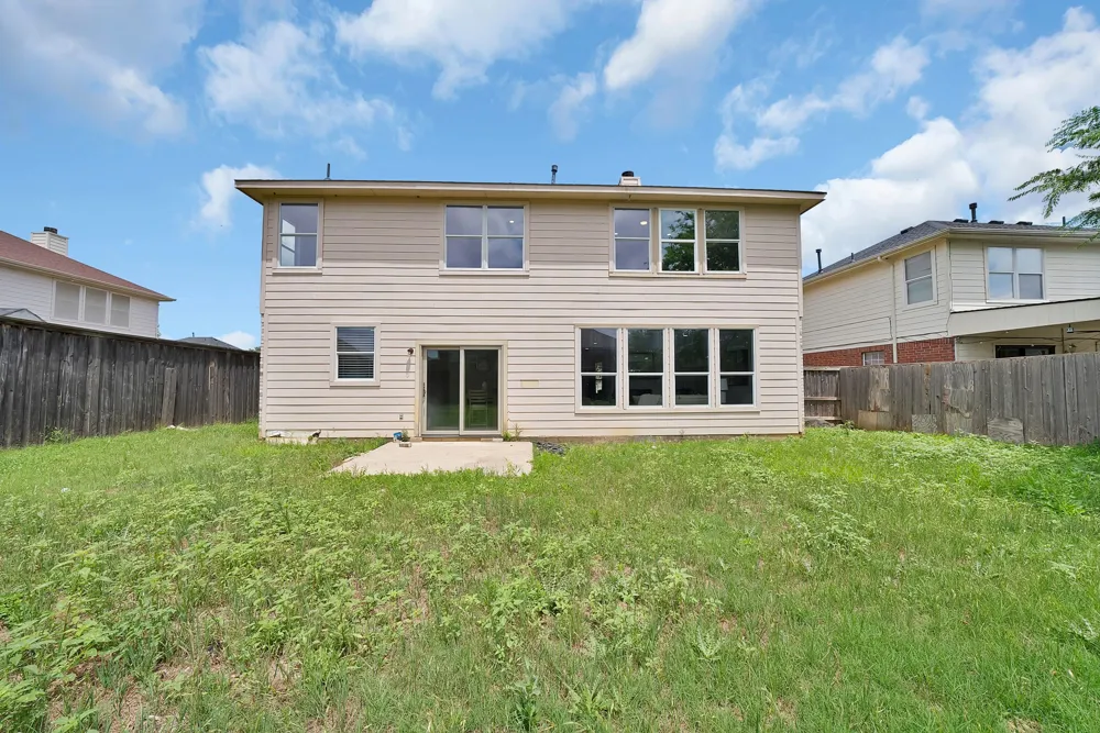 137 Heritage Drive Crowley, TX 76036