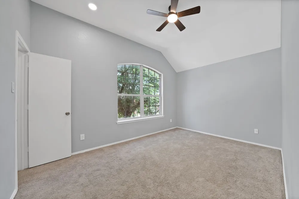 137 Heritage Drive Crowley, TX 76036