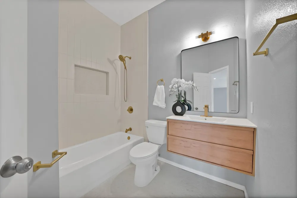 137 Heritage Drive Crowley, TX 76036