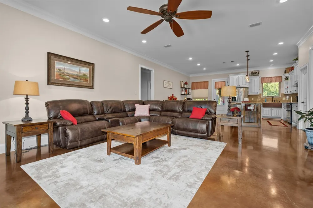 150 Private Road 6421 Palestine, TX 75803