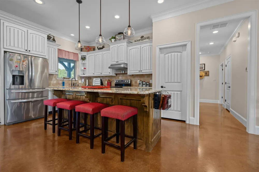 150 Private Road 6421 Palestine, TX 75803