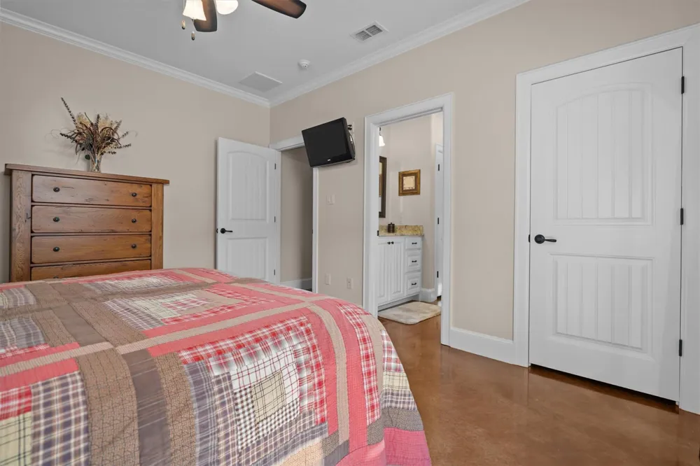 150 Private Road 6421 Palestine, TX 75803