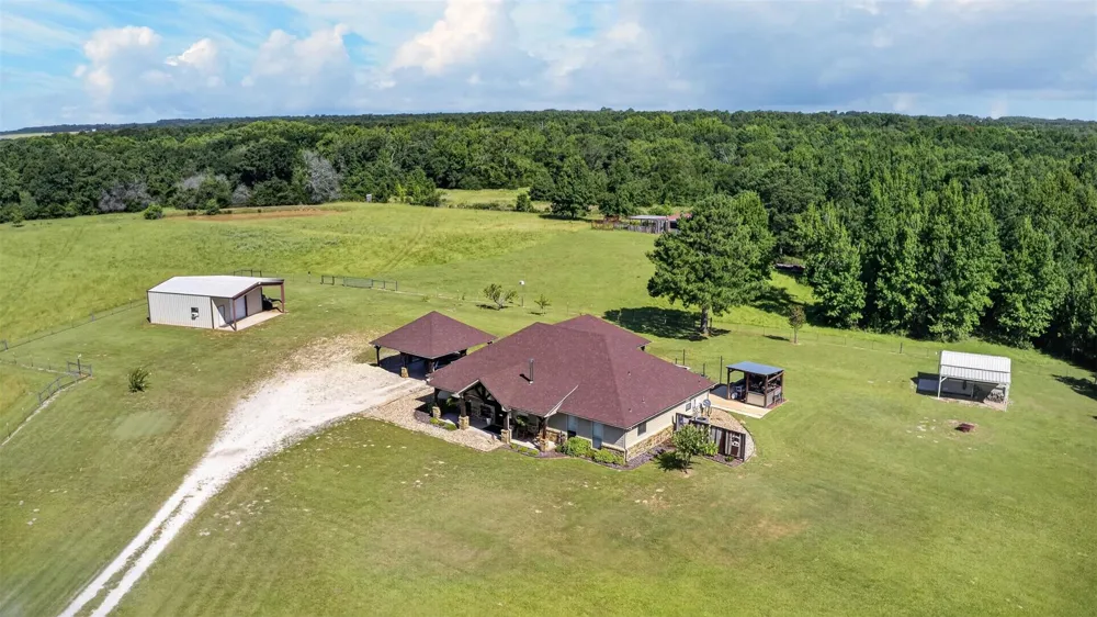 150 Private Road 6421 Palestine, TX 75803