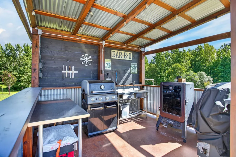 150 Private Road 6421 Palestine, TX 75803