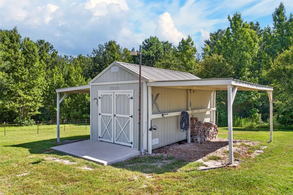 150 Private Road 6421 Palestine, TX 75803