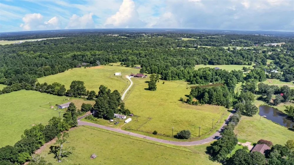 150 Private Road 6421 Palestine, TX 75803