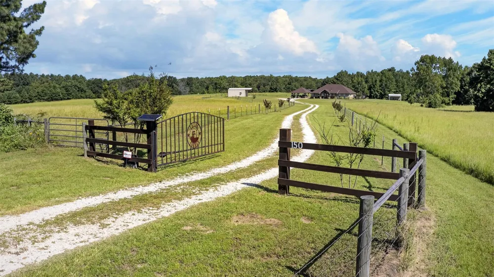 150 Private Road 6421 Palestine, TX 75803