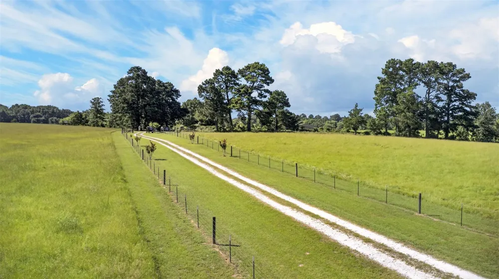 150 Private Road 6421 Palestine, TX 75803