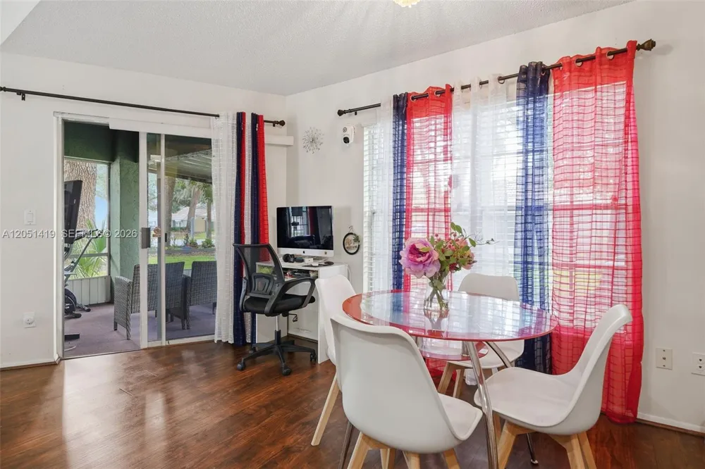 4478 Oak Arbor Circ Orlando, FL 33808