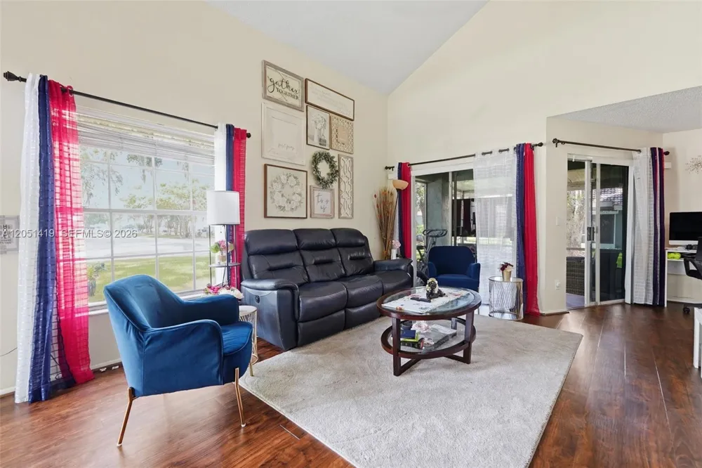 4478 Oak Arbor Circ Orlando, FL 33808
