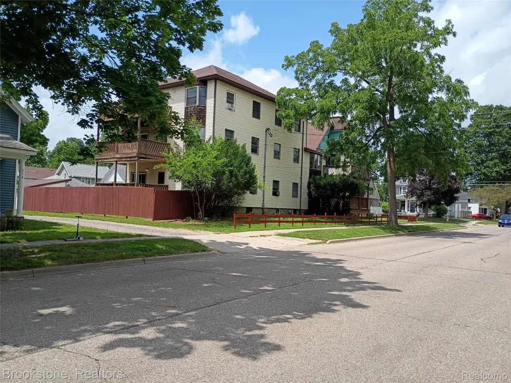 510 Pleasant Street #4 Charlotte City, MI 48813
