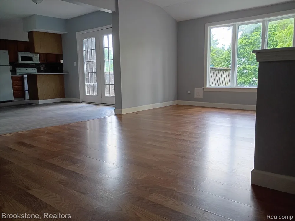 510 Pleasant Street #4 Charlotte City, MI 48813
