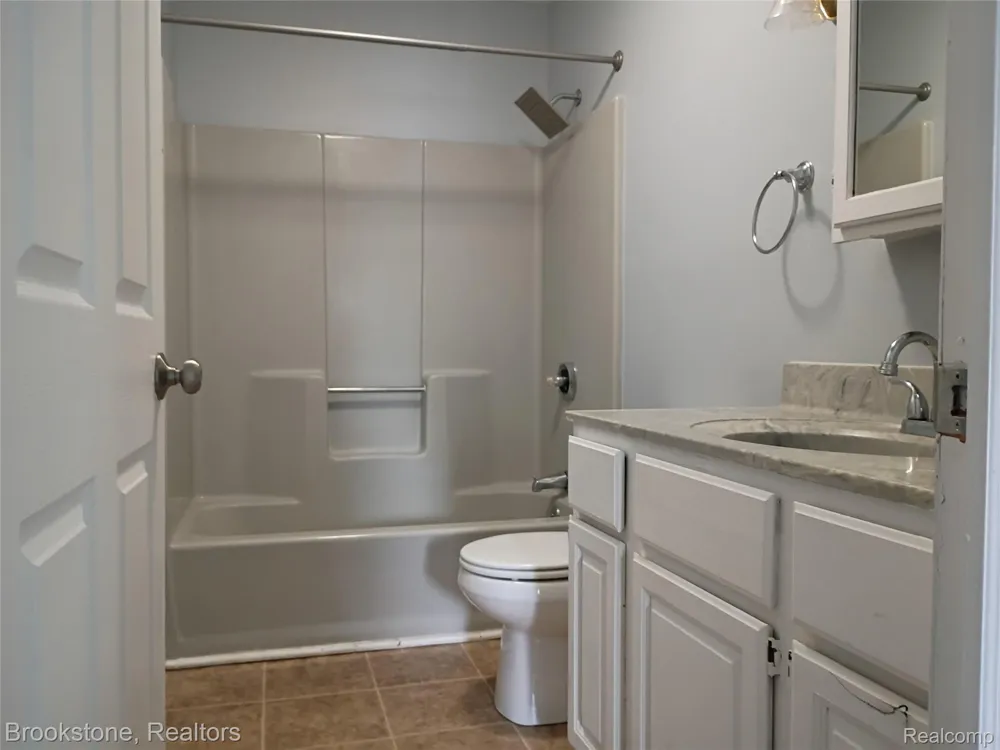 510 Pleasant Street #4 Charlotte City, MI 48813